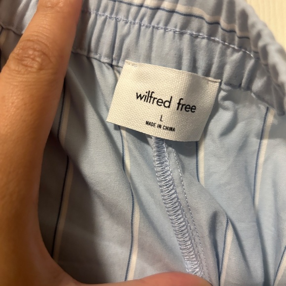 Wilfred Free Breeze 3" Short - Picture 3 of 3